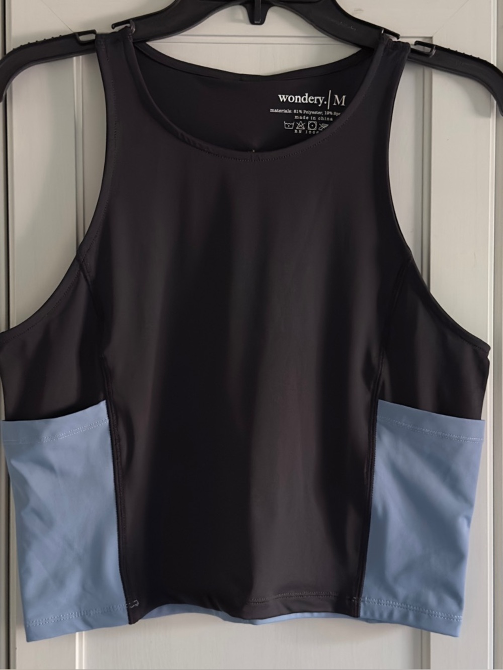 Wondery Long Day Hiking Pocket Tank Top Size Medium